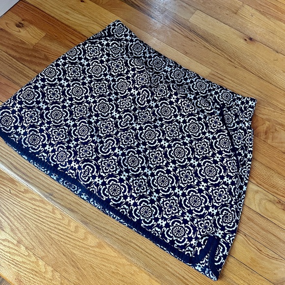 Navy Geometric Everyday Stretch Skort - Picture 2 of 4